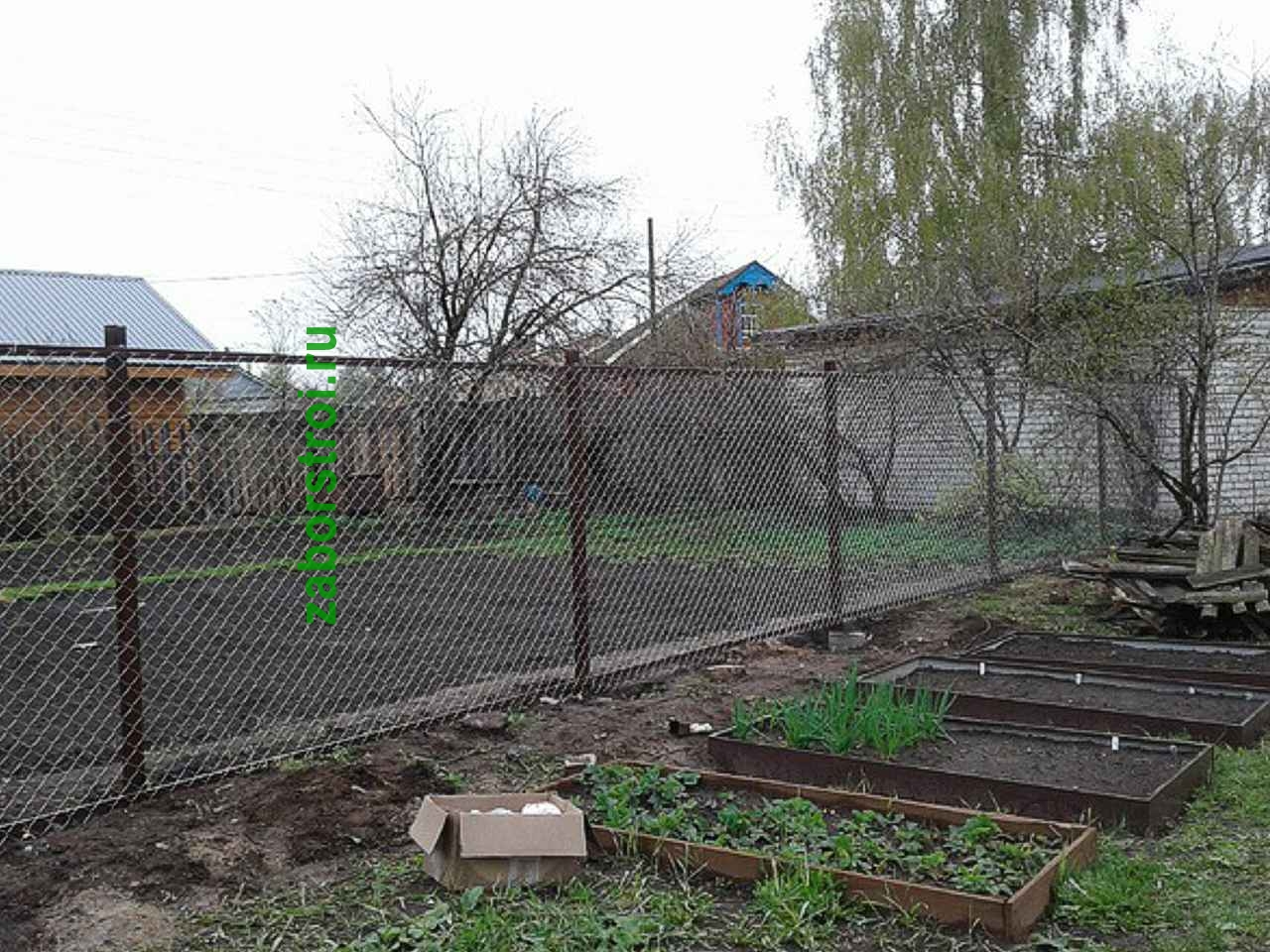 Заборы из сетки рабица в натяг с протяжкой арматуры с установкой 41 метр